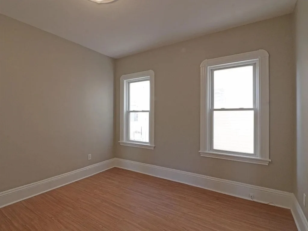 3 bed, 1 bath apartment for rent at 90 Summer St Unit 1, Everett — photo 7 of 8