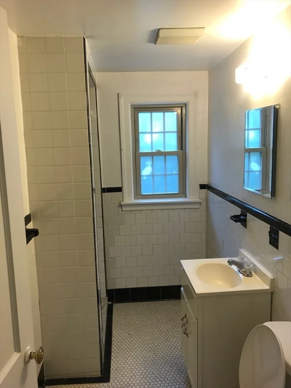 3 bed, 2 bath apartment for rent at 90 Undine Rd Unit 2, Brighton — photo 5 of 9