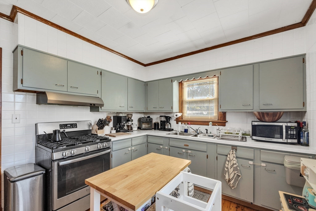 2 bed, 1 bath apartment for rent at 90 Walter St Unit 90, Roslindale — photo 8 of 18