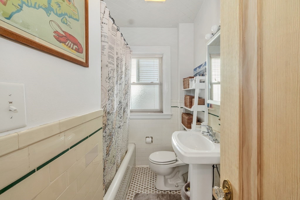 2 bed, 1 bath apartment for rent at 90 Walter St Unit 90, Roslindale — photo 11 of 18