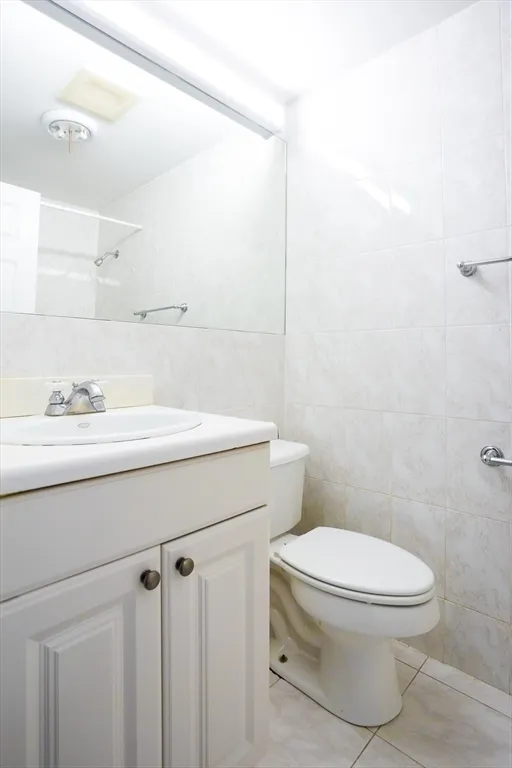 1 bed, 1 bath apartment for rent at 90 Warrenton St Unit 14, Boston Downtown — photo 3 of 8