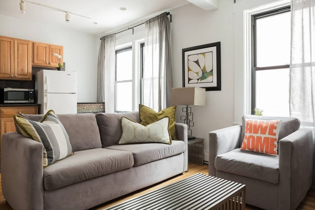 1 bed, 1 bath apartment for rent at 90 Warrenton St Unit 8, Back Bay — photo 2 of 16