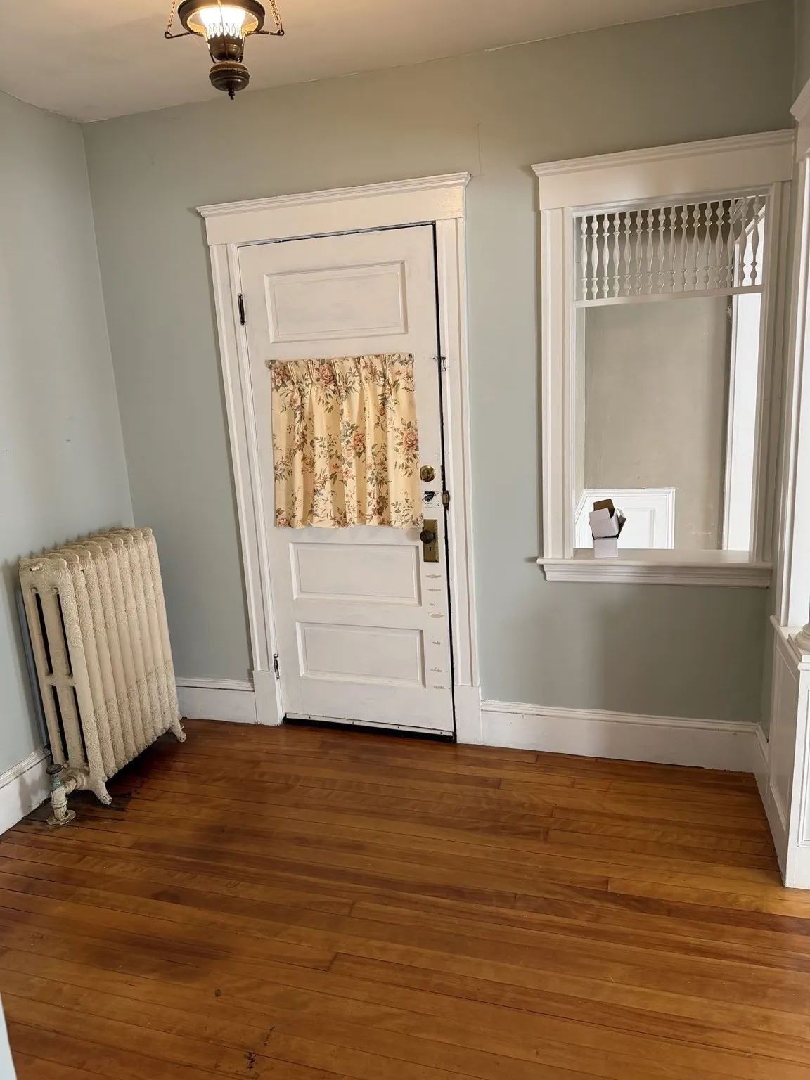 1 bed, 1 bath apartment for rent at 90 Webster St Unit 1, Winnekenni Park — photo 2 of 13