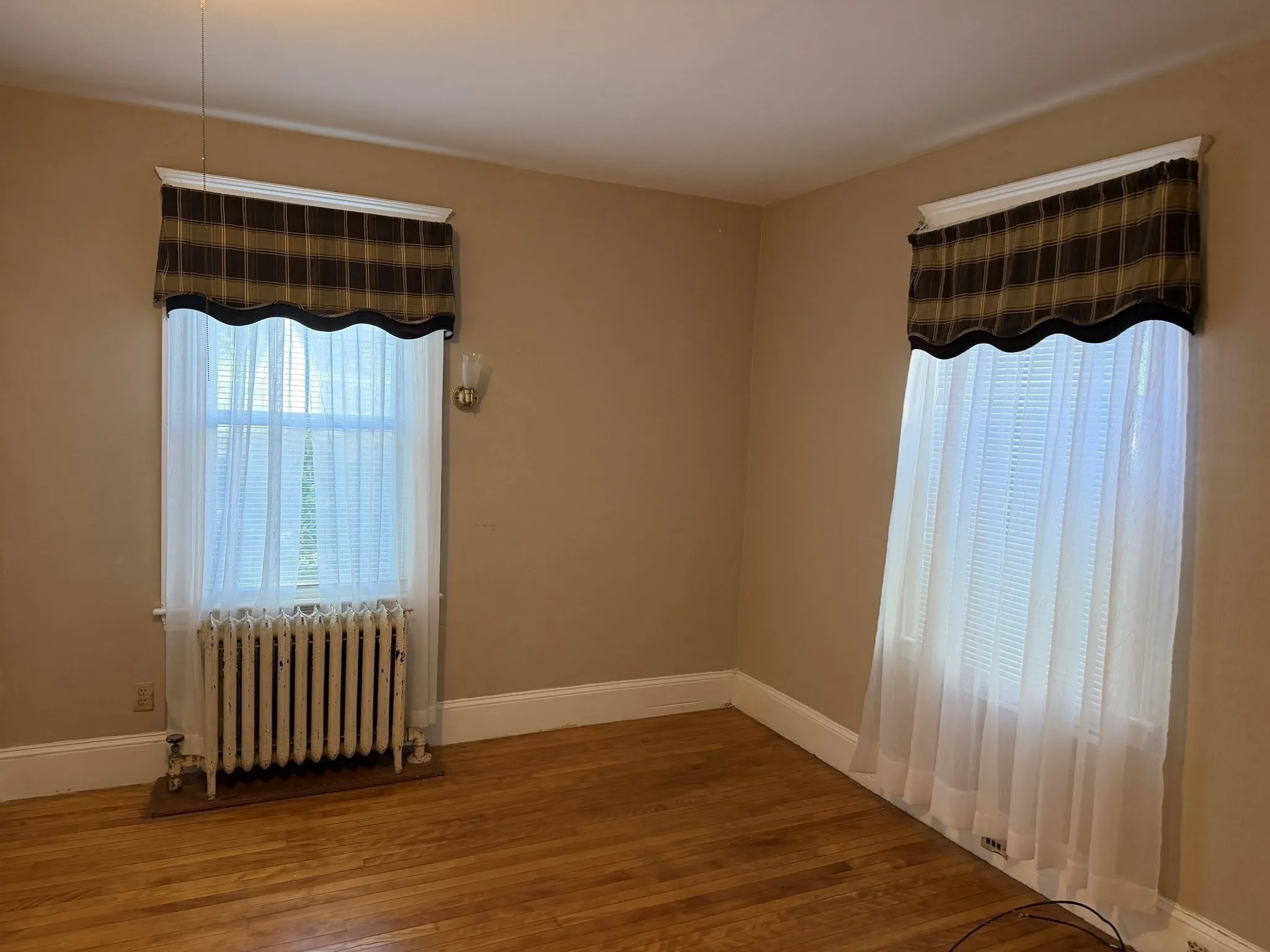 1 bed, 1 bath apartment for rent at 90 Webster St Unit 1, Winnekenni Park — photo 8 of 13
