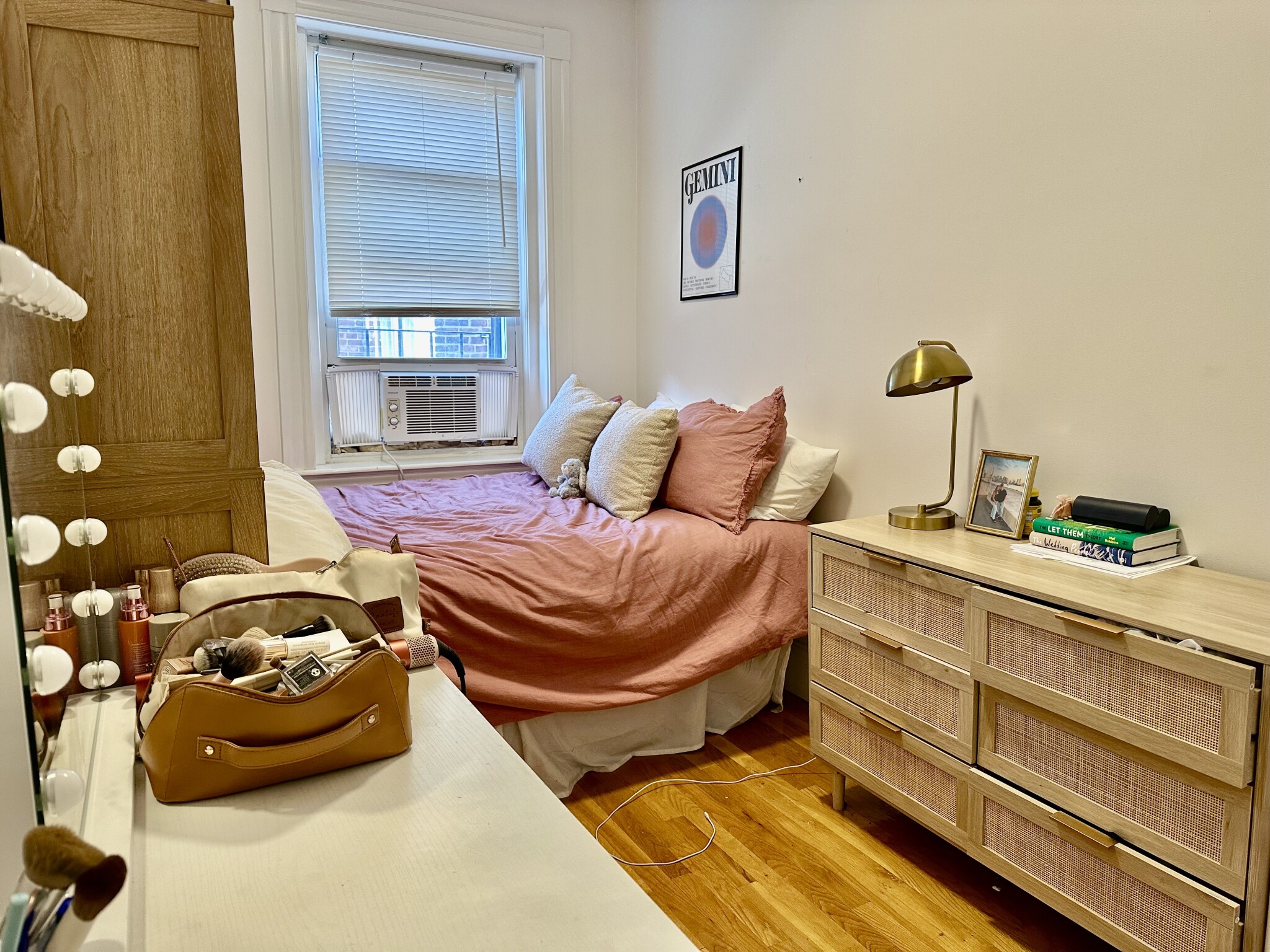 2 bed, 1 bath apartment for rent at 90 West Cedar St Unit 5, Beacon Hill — photo 12 of 14