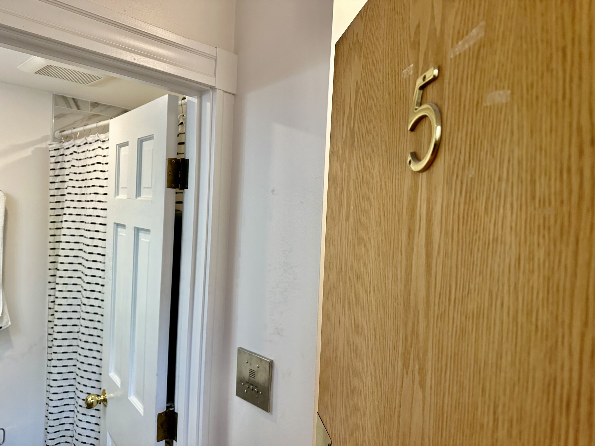 2 bed, 1 bath apartment for rent at 90 West Cedar St Unit 5, Beacon Hill