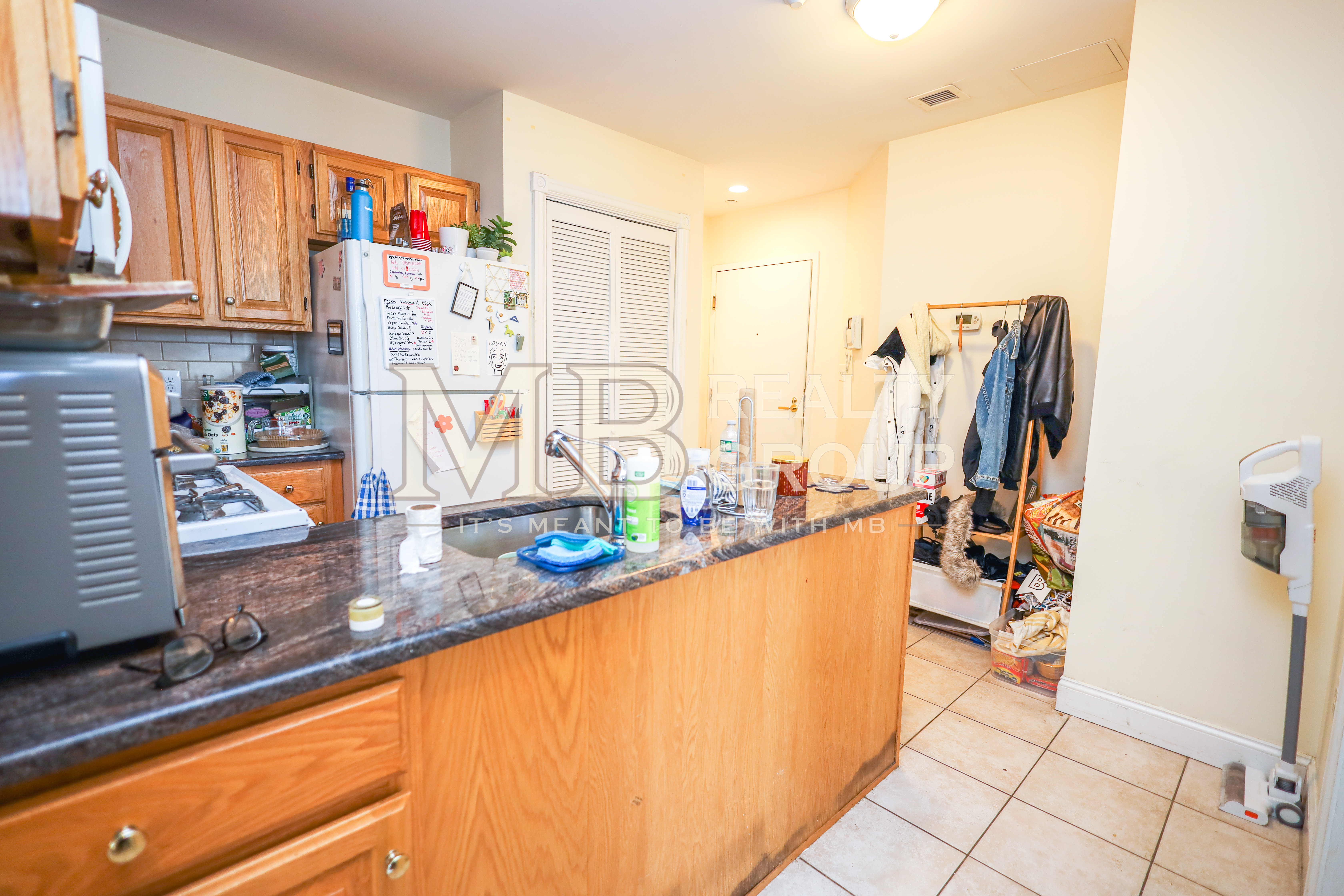 2 split bed, 1 bath apartment for rent at 90 Westland Ave Unit 201, Fenway — photo 3 of 12
