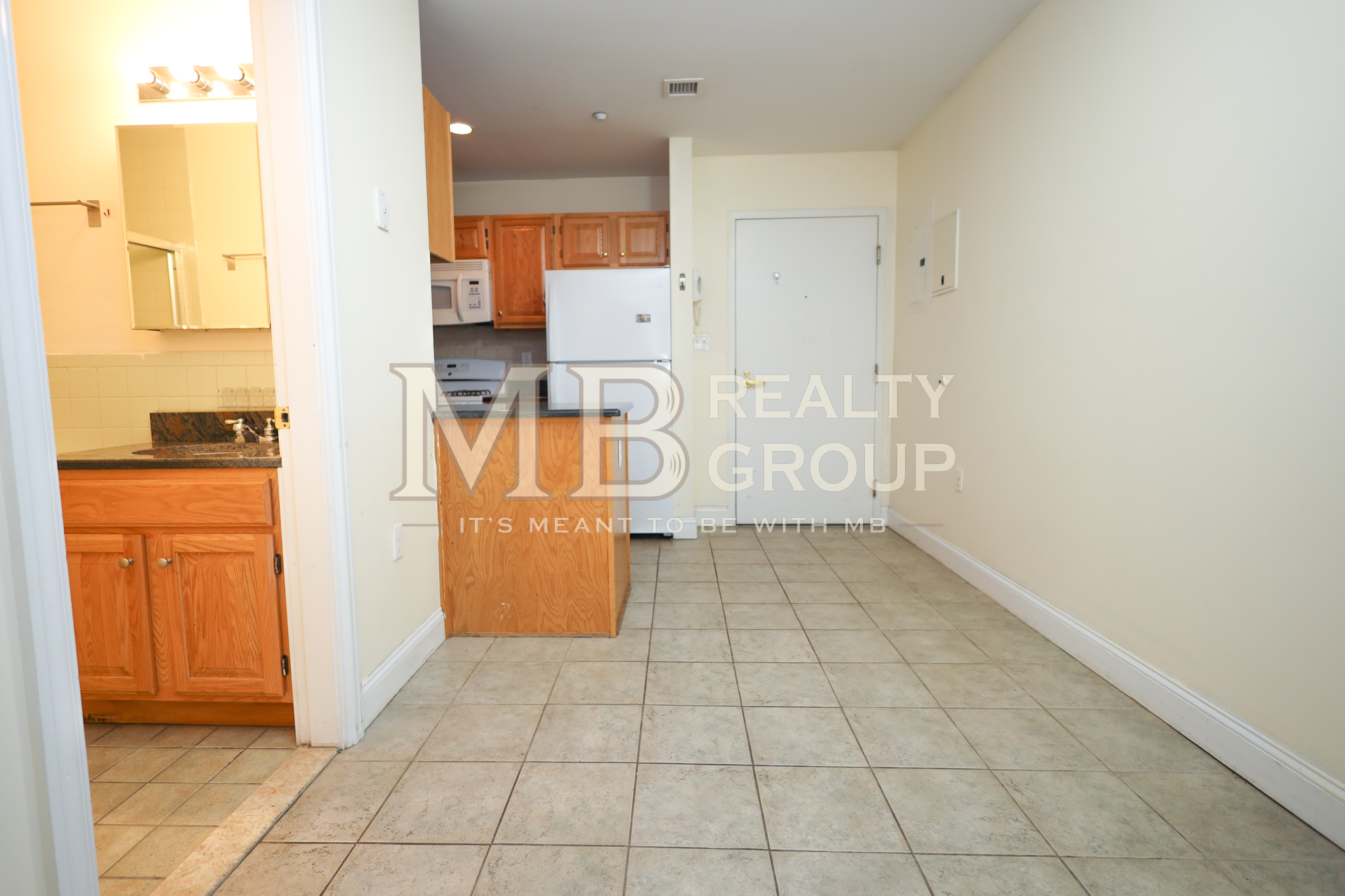 1 split bed, 1 bath apartment for rent at 90 Westland Ave Unit 203, Fenway — photo 12 of 17