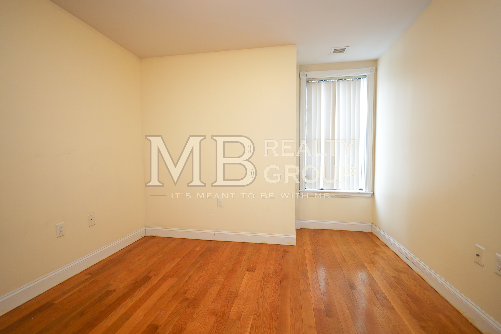 1 split bed, 1 bath apartment for rent at 90 Westland Ave Unit 203, Fenway — photo 9 of 17