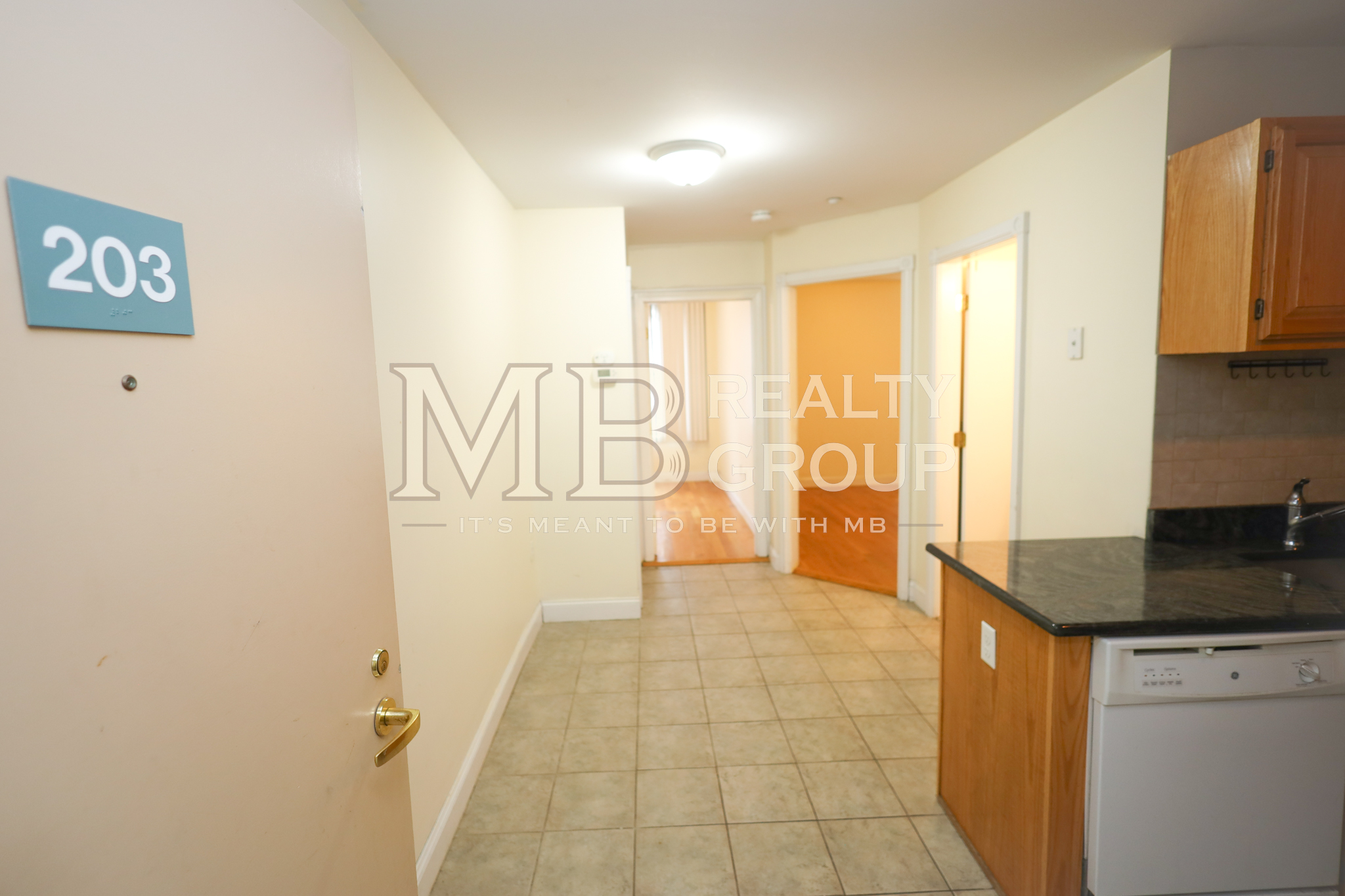 1 split bed, 1 bath apartment for rent at 90 Westland Ave Unit 203, Fenway — photo 13 of 17