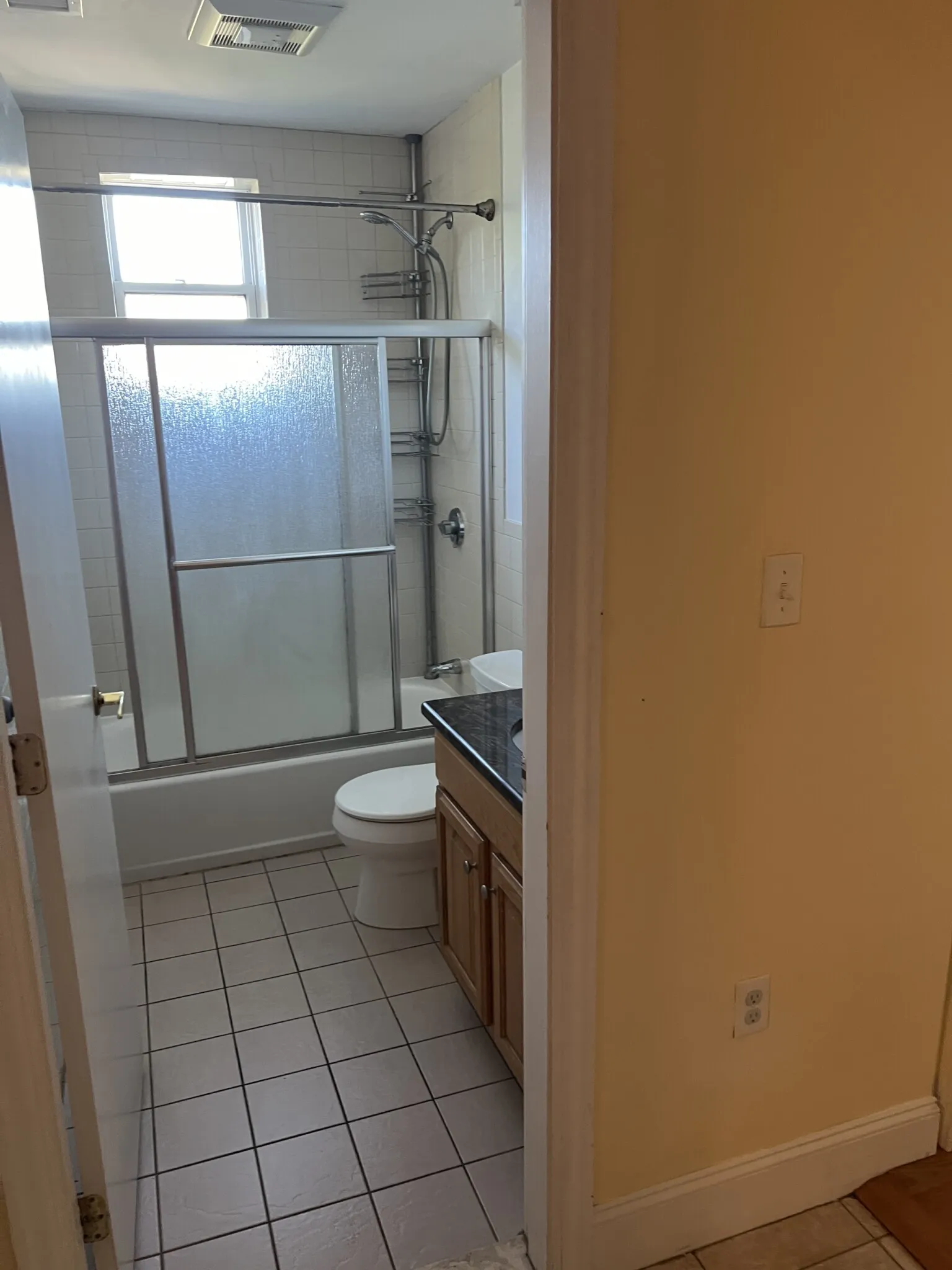 3 bed, 1 bath apartment for rent at 90 Westland Ave Unit 504, Fenway