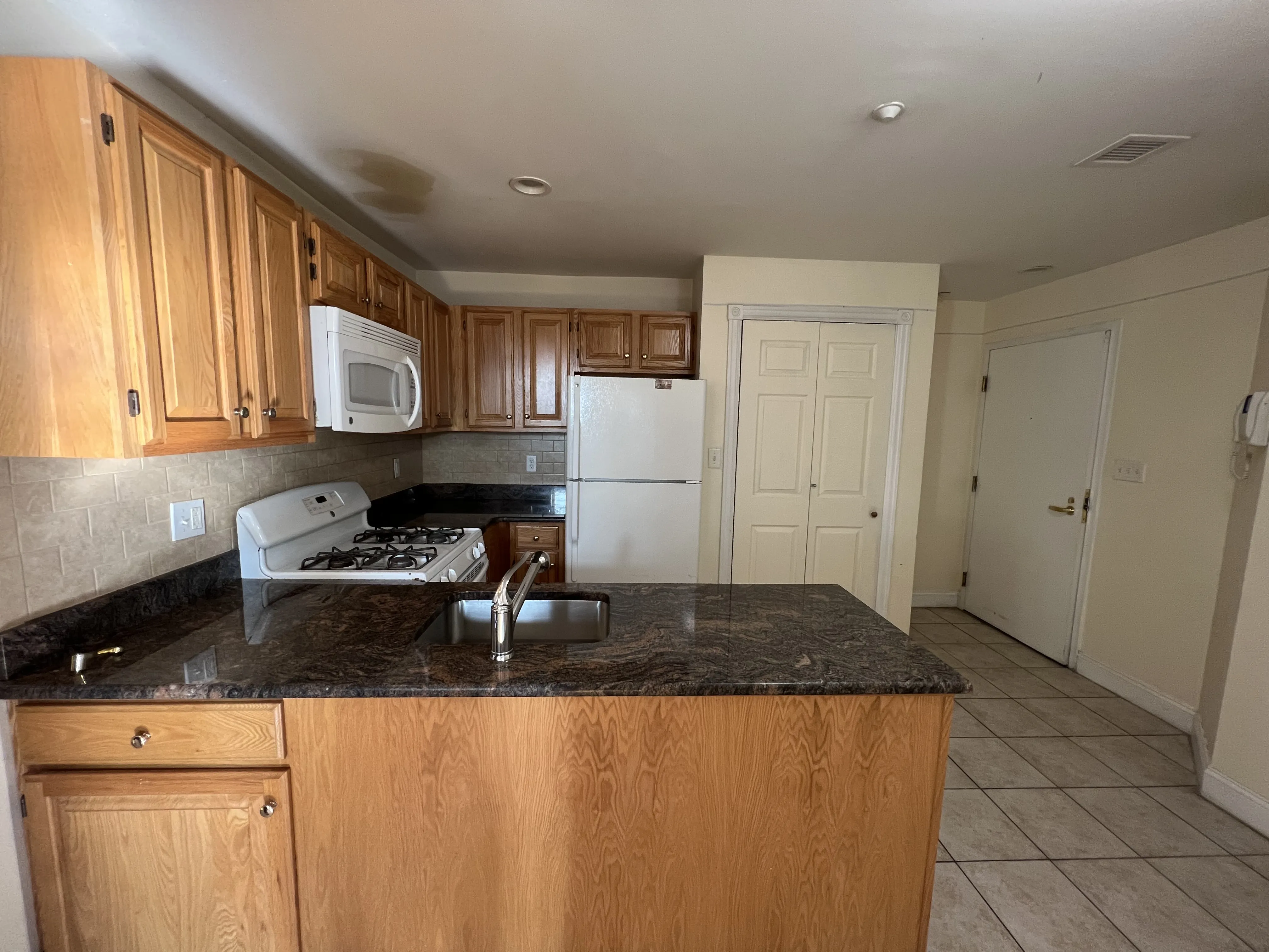 Studio bed, 1 bath apartment for rent at 90 Westland Ave Unit 600, Fenway — photo 3 of 7