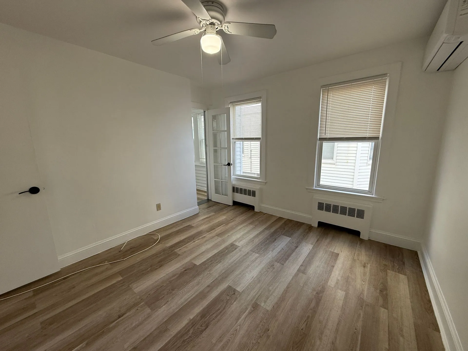 Studio bed, 1 bath apartment for rent at 90 Winthrop Shore Dr Unit 2, Winthrop — photo 4 of 19