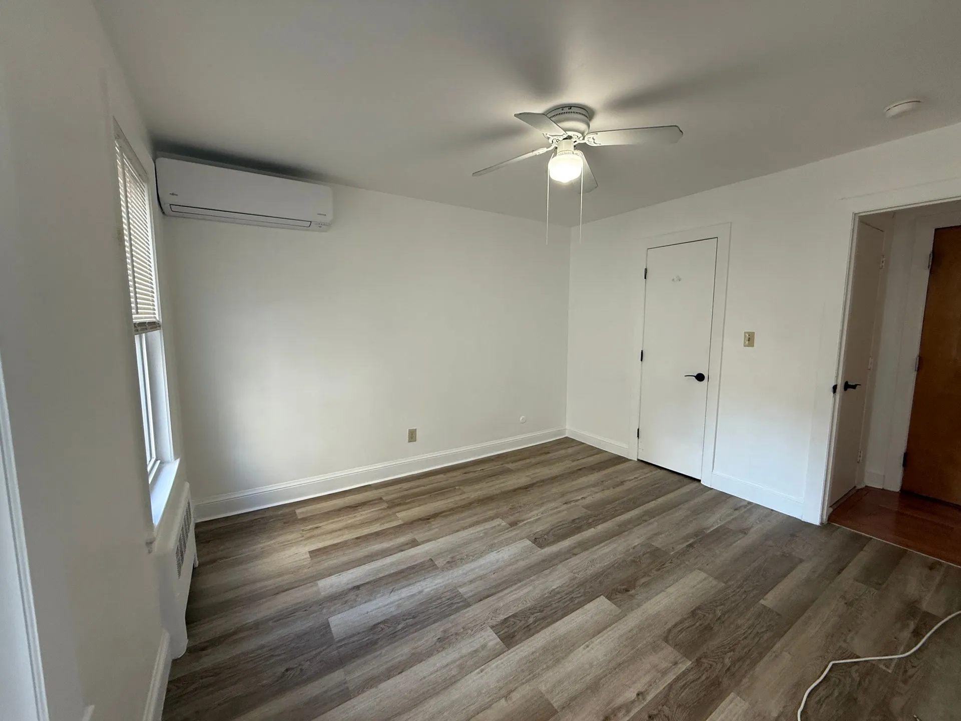 Studio bed, 1 bath apartment for rent at 90 Winthrop Shore Dr Unit 2, Winthrop — photo 5 of 19