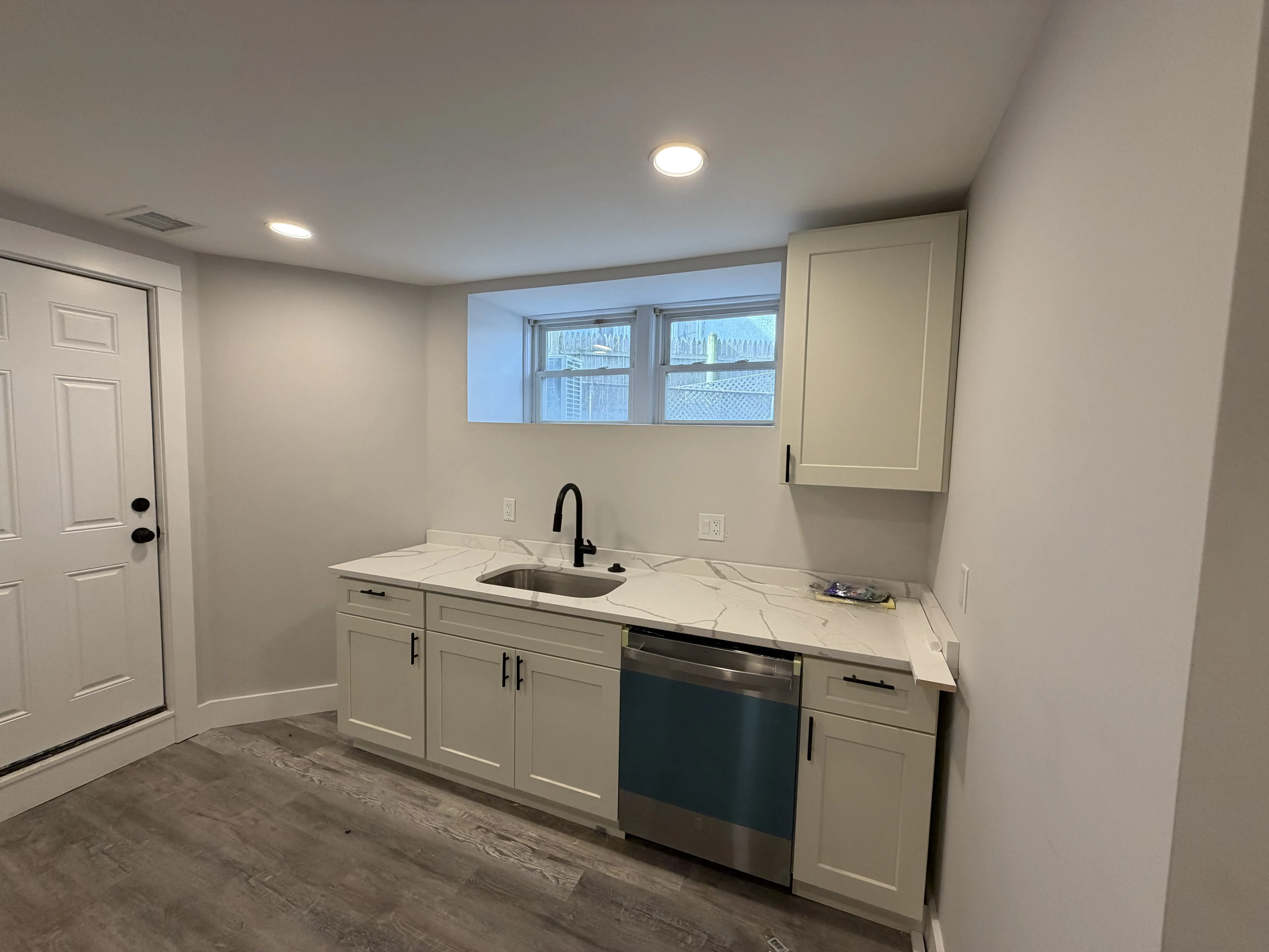 2 bed, 1 bath apartment for rent at 90 Winthrop Shore Dr Unit B, Winthrop