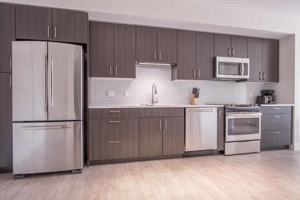 1 bed, 1 bath apartment for rent at 900 Beacon St Unit 204, Fenway — photo 6 of 16