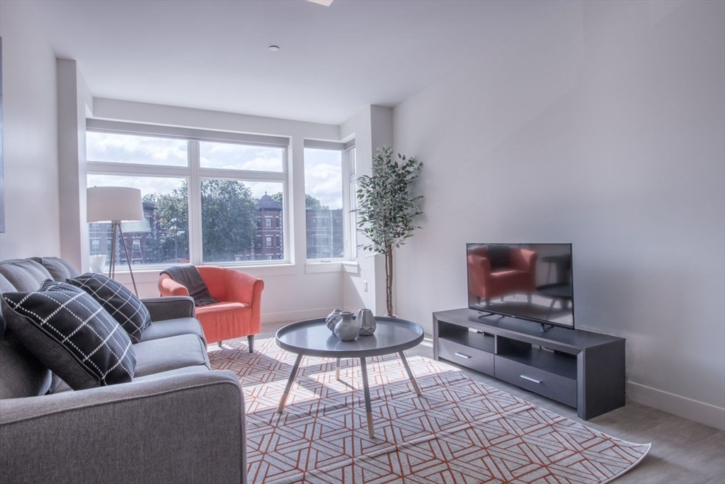 1 bed, 1 bath apartment for rent at 900 Beacon St Unit 204, Fenway — photo 4 of 16