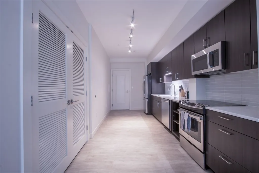 1 bed, 1 bath apartment for rent at 900 Beacon St Unit 205, Fenway — photo 5 of 11