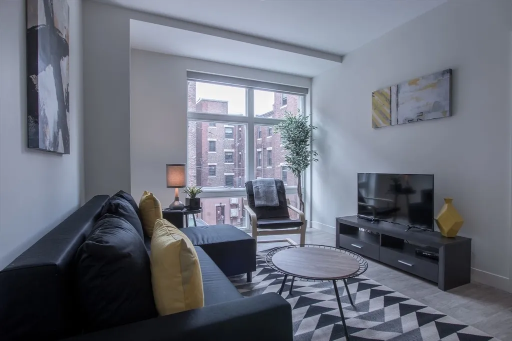 1 bed, 1 bath apartment for rent at 900 Beacon St Unit 205, Fenway — photo 2 of 11