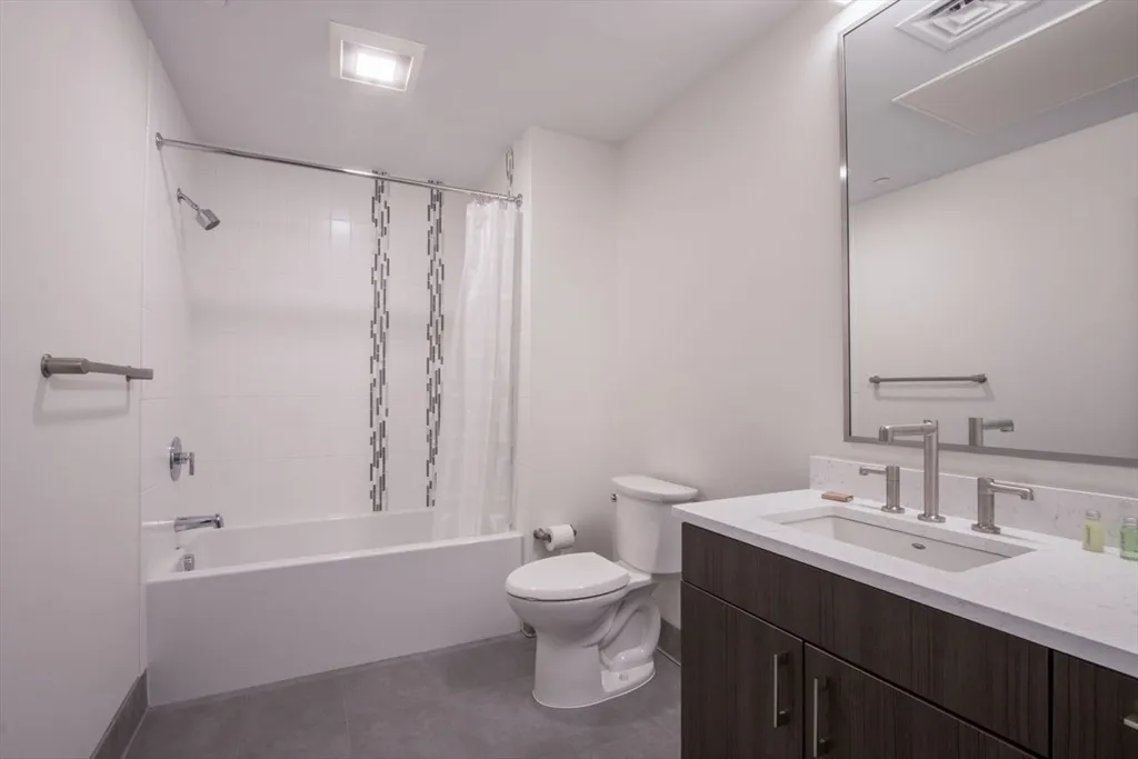 1 bed, 1 bath apartment for rent at 900 Beacon St Unit 205, Fenway — photo 10 of 11