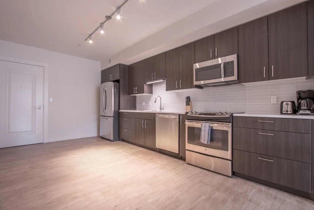 1 bed, 1 bath apartment for rent at 900 Beacon St Unit 303, Fenway — photo 7 of 16