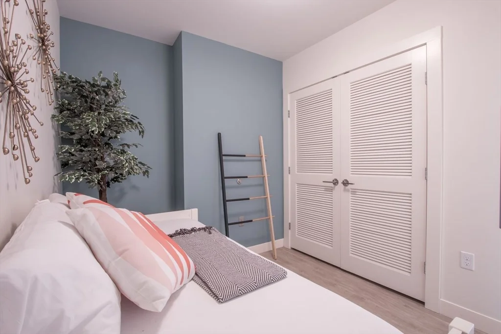 1 bed, 1 bath apartment for rent at 900 Beacon St Unit 303, Fenway — photo 14 of 16