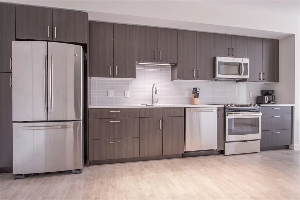 1 bed, 1 bath apartment for rent at 900 Beacon St Unit 306, Fenway — photo 6 of 16