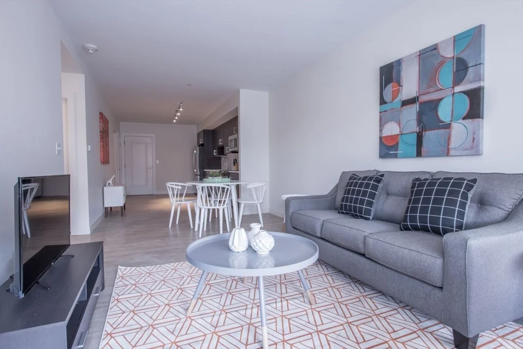 1 bed, 1 bath apartment for rent at 900 Beacon St Unit 306, Fenway — photo 4 of 16
