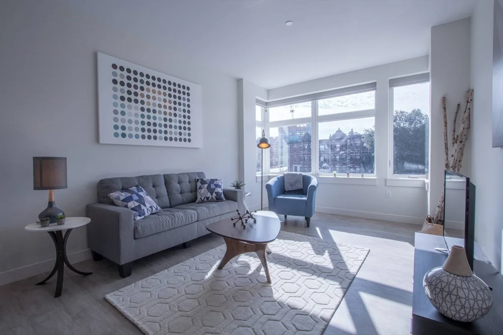 1 bed, 1 bath apartment for rent at 900 Beacon St Unit 402, Fenway — photo 1 of 16