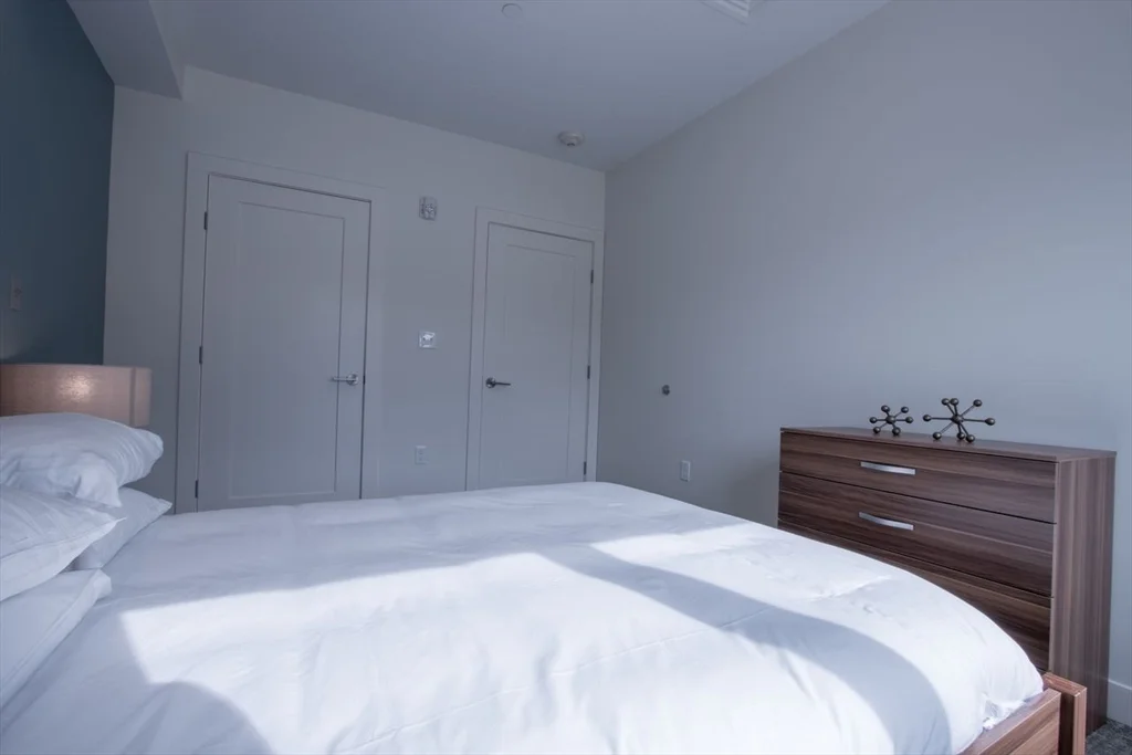 1 bed, 1 bath apartment for rent at 900 Beacon St Unit 403, Fenway — photo 10 of 12