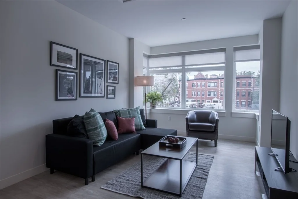 1 bed, 1 bath apartment for rent at 900 Beacon St Unit 403, Fenway — photo 2 of 12