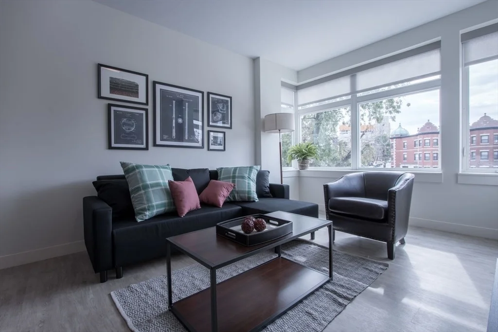 1 bed, 1 bath apartment for rent at 900 Beacon St Unit 403, Fenway