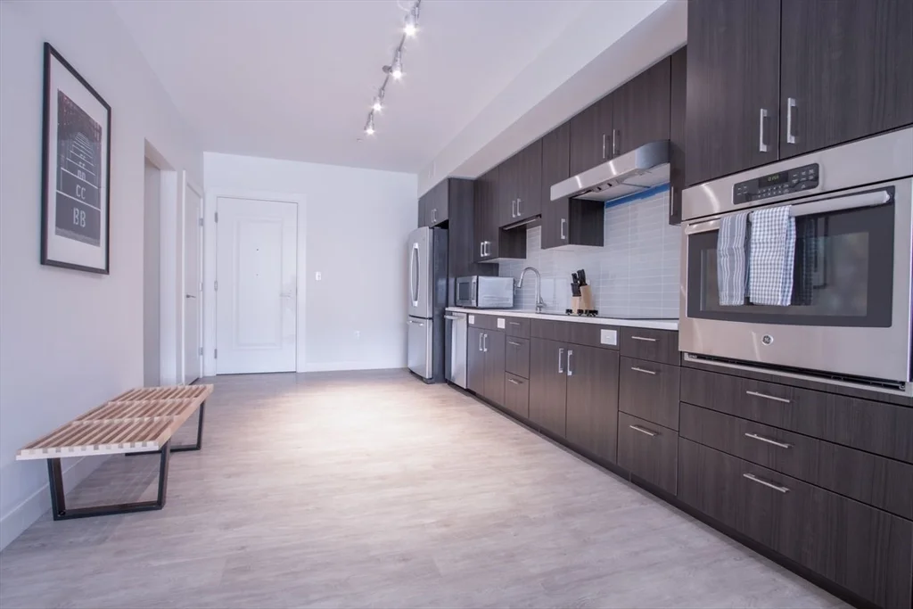 1 bed, 1 bath apartment for rent at 900 Beacon St Unit 403, Fenway — photo 6 of 12