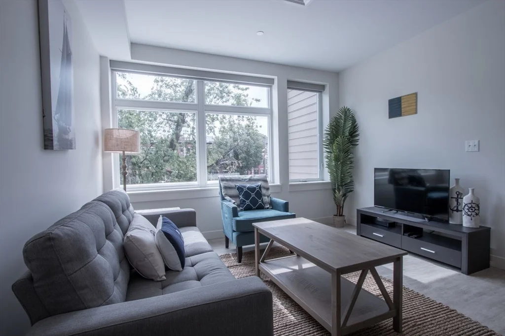 1 bed, 1 bath apartment for rent at 900 Beacon St Unit 408, Fenway — photo 3 of 12