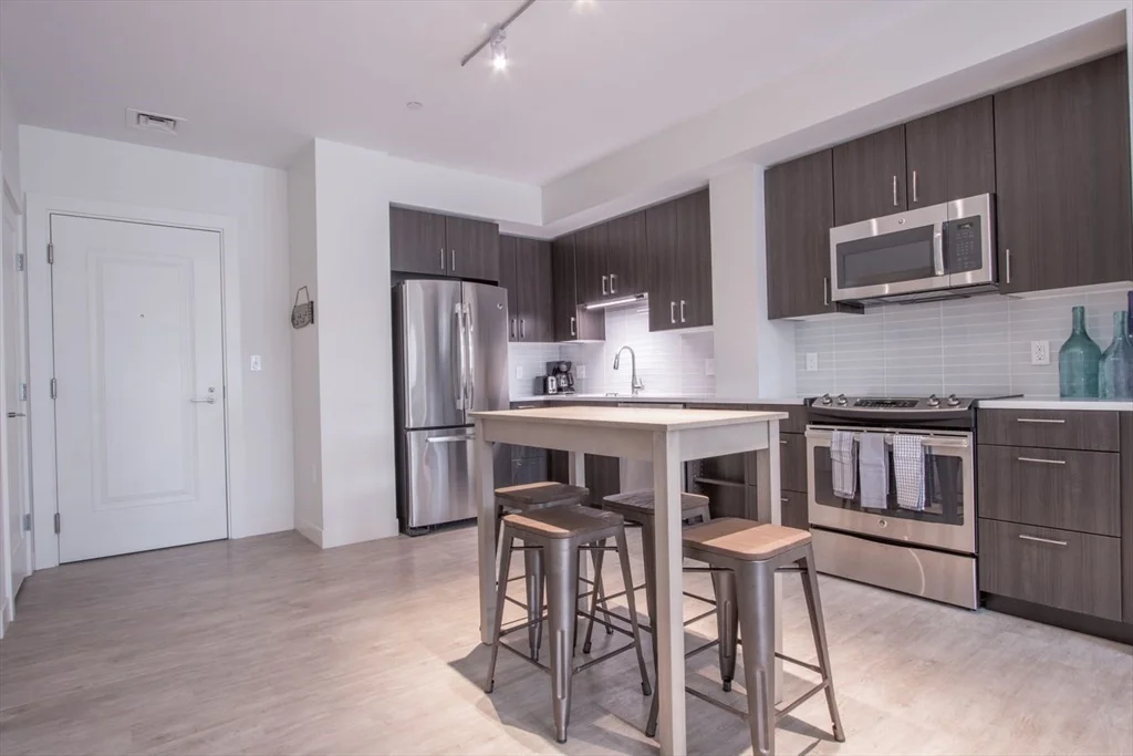 1 bed, 1 bath apartment for rent at 900 Beacon St Unit 408, Fenway — photo 6 of 12