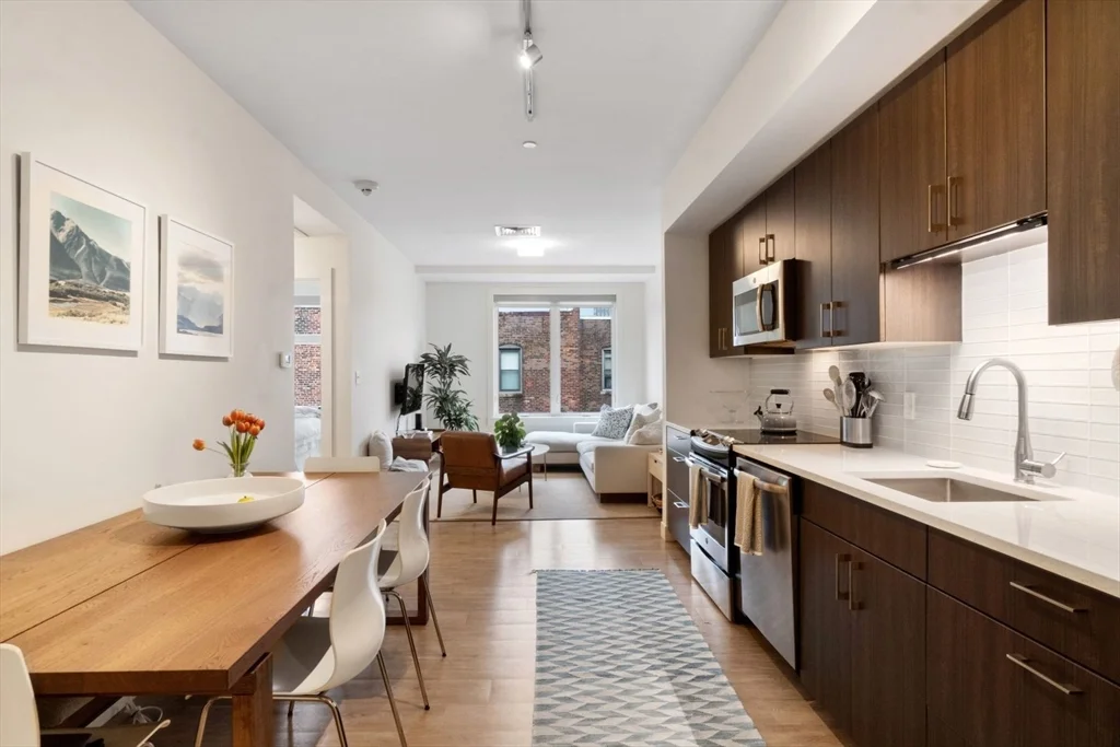1 bed, 1 bath apartment for rent at 900 Beacon St Unit 501, Fenway — photo 3 of 12