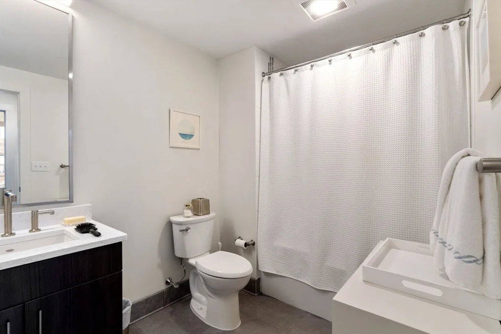 1 bed, 1 bath apartment for rent at 900 Beacon St Unit 501, Fenway — photo 9 of 12