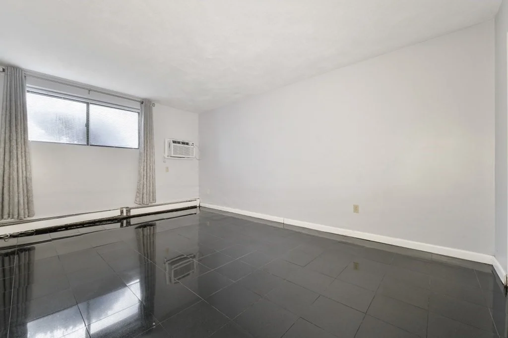 2 bed, 1 bath apartment for rent at 900 Governors Dr Unit 3, Winthrop Center — photo 6 of 9