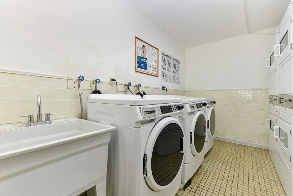 2 bed, 1 bath apartment for rent at 900 Governors Dr Unit 3, Winthrop Center — photo 9 of 9