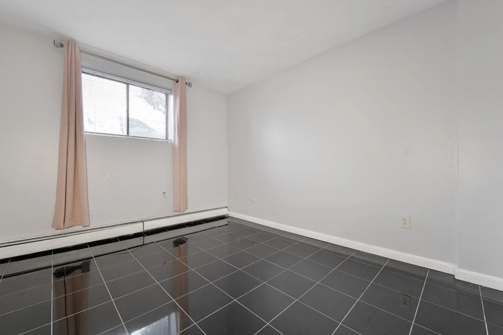 2 bed, 1 bath apartment for rent at 900 Governors Dr Unit 3, Winthrop Center — photo 7 of 9