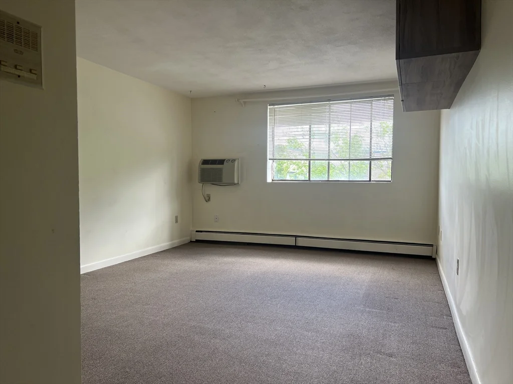 1 bed, 1 bath apartment for rent at 900 Governors Park Unit 22, Winthrop — photo 4 of 12