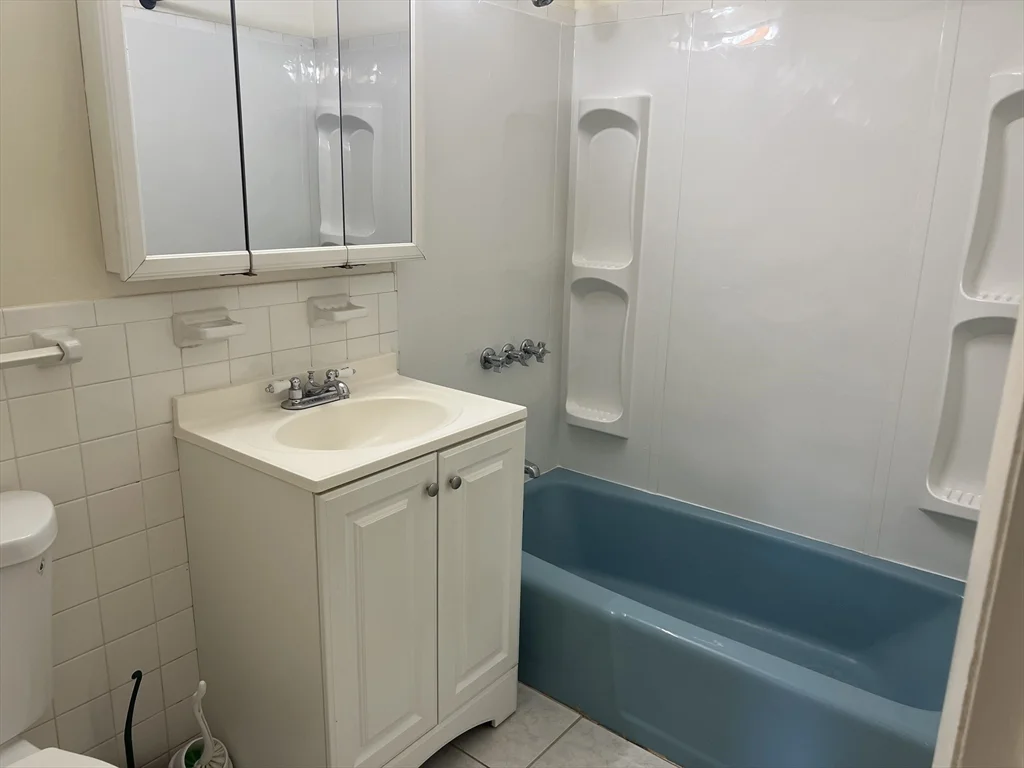 1 bed, 1 bath apartment for rent at 900 Governors Park Unit 22, Winthrop — photo 8 of 12