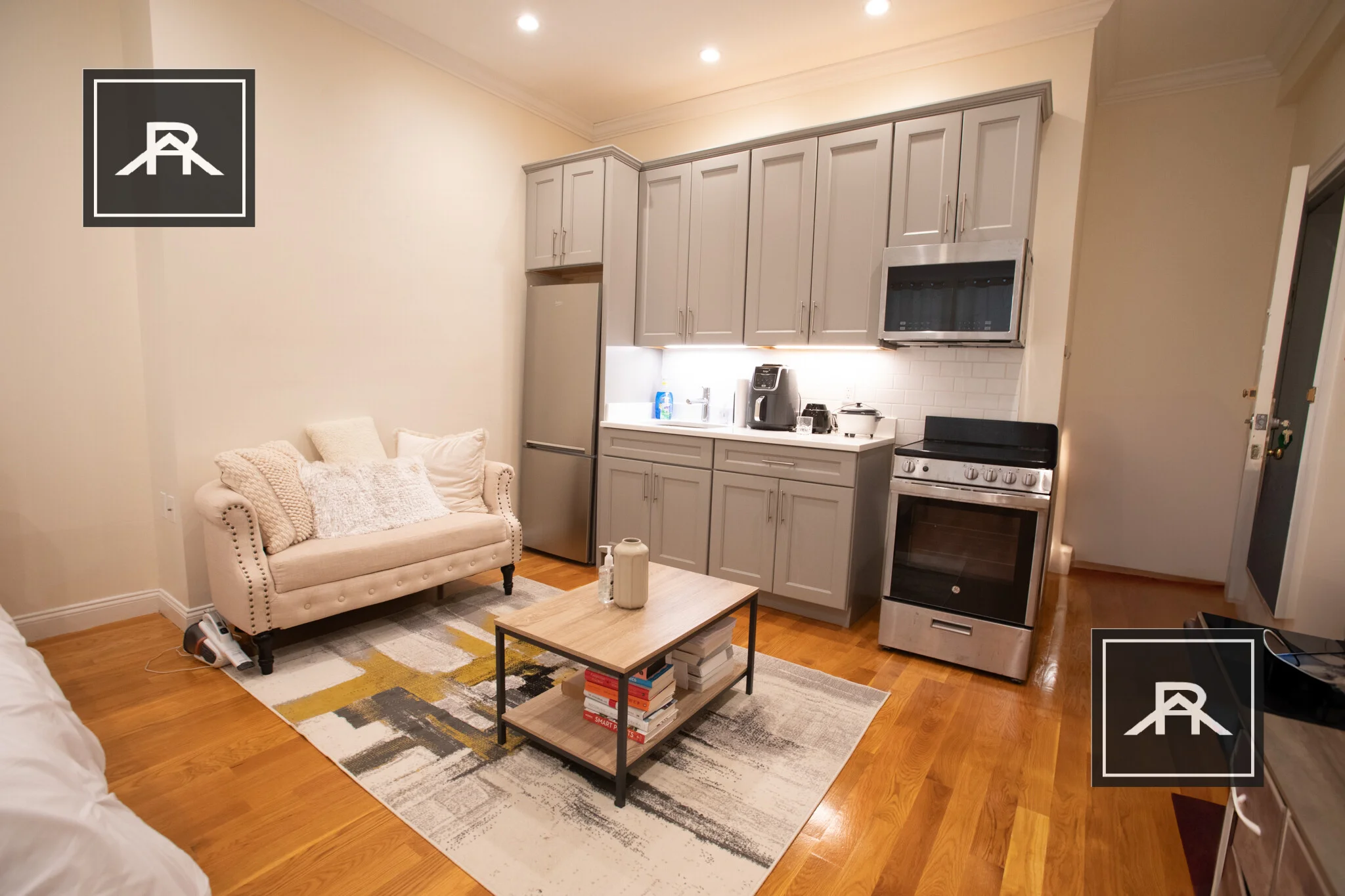 Studio bed, 1 bath apartment for rent at 901 Beacon St Unit 6, Fenway — photo 4 of 8