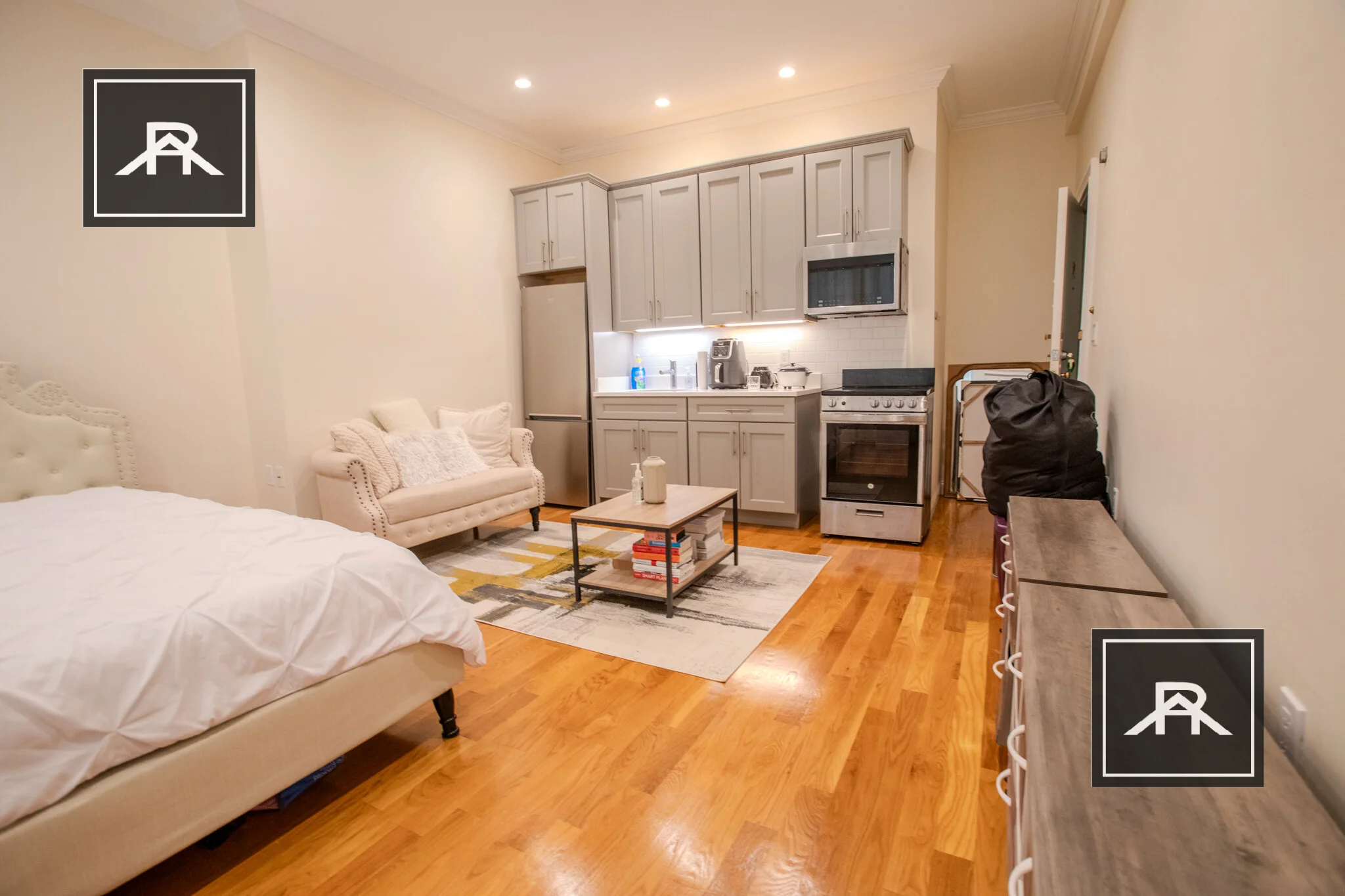 Studio bed, 1 bath apartment for rent at 901 Beacon St Unit 6, Fenway — photo 2 of 8