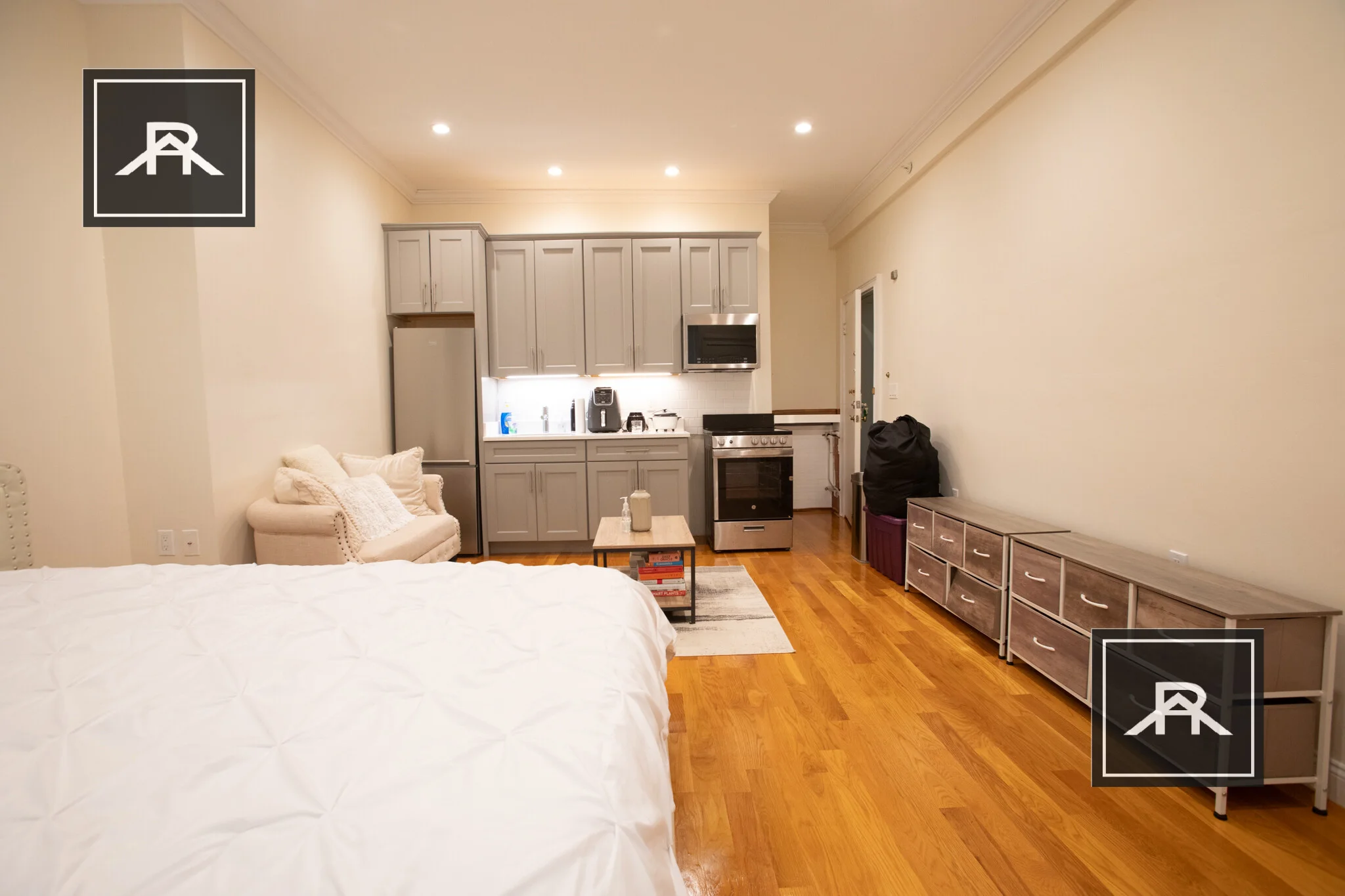 Studio bed, 1 bath apartment for rent at 901 Beacon St Unit 6, Fenway — photo 6 of 8