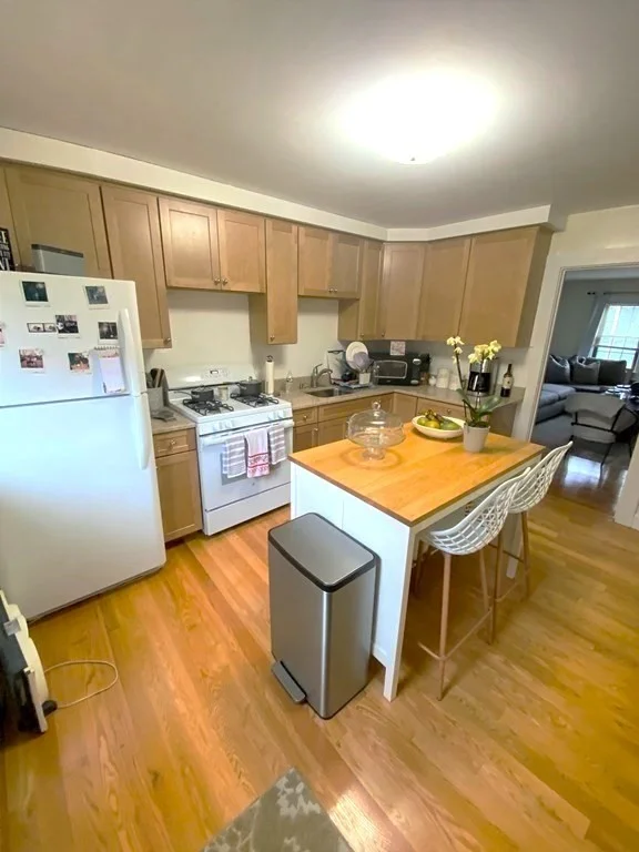 2 bed, 1 bath apartment for rent at 902 Furnace Brook Pkwa Unit 1L, Wollaston — photo 2 of 6