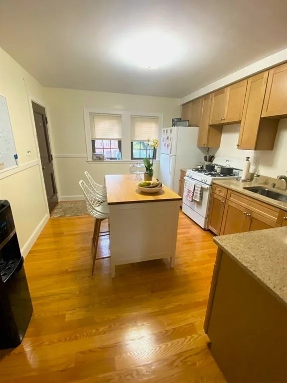 2 bed, 1 bath apartment for rent at 902 Furnace Brook Pkwa Unit 1L, Wollaston — photo 6 of 6