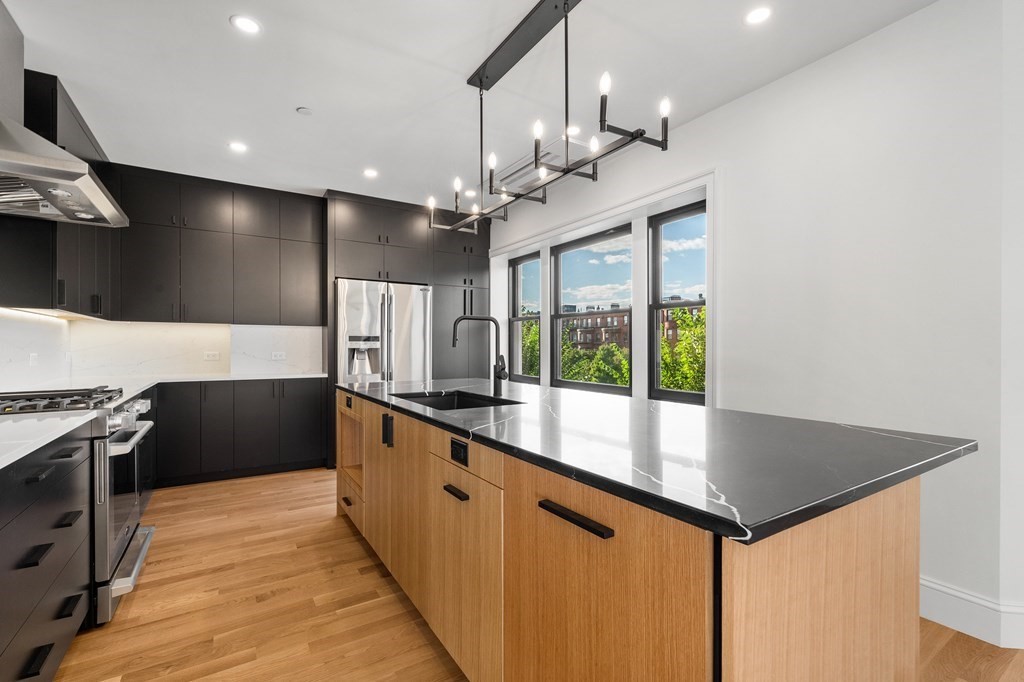 2 bed, 2 bath apartment for rent at 903 Beacon St Unit 3, Back Bay — photo 8 of 40