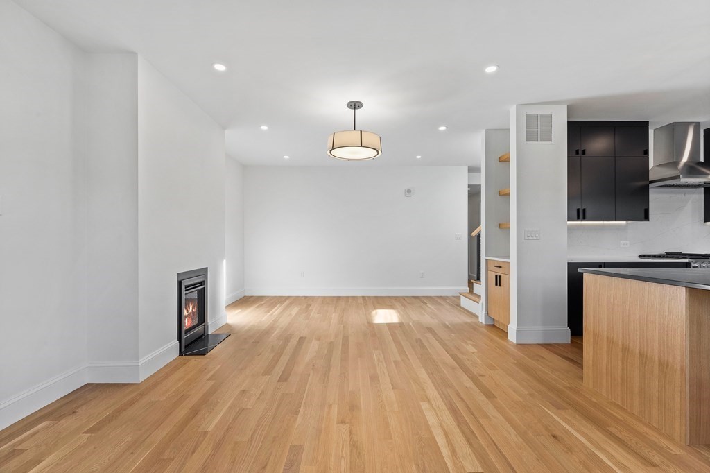 2 bed, 2 bath apartment for rent at 903 Beacon St Unit 3, Back Bay — photo 5 of 40