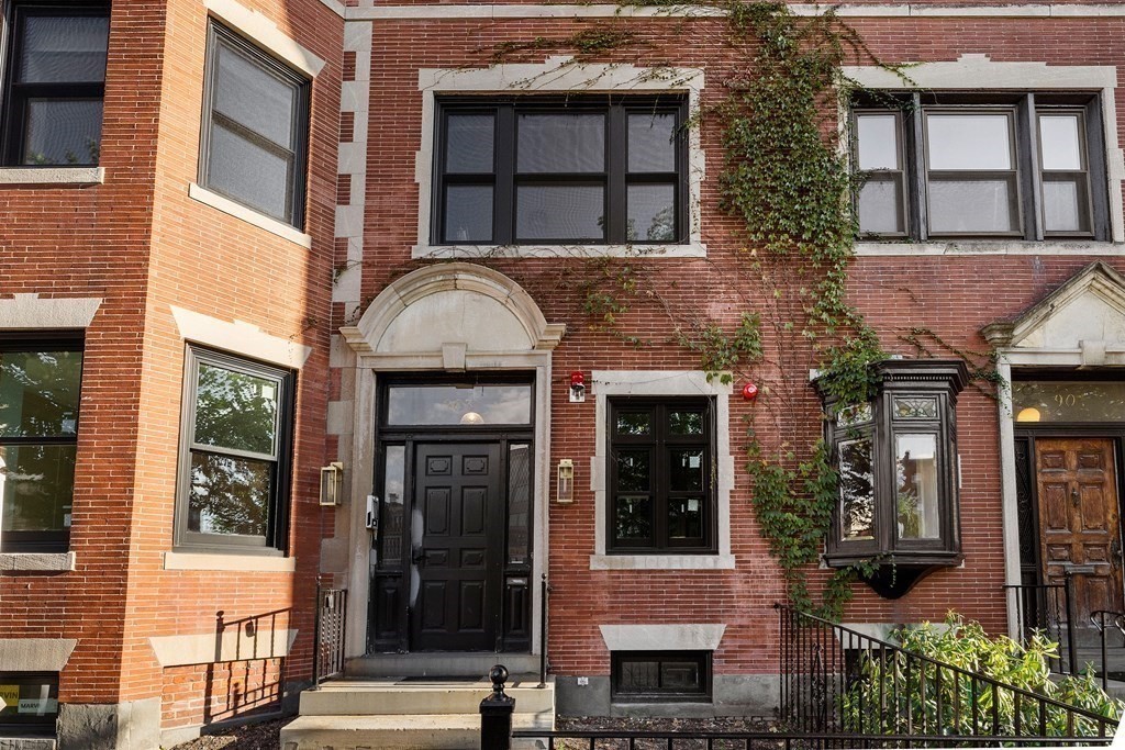 2 bed, 2 bath apartment for rent at 903 Beacon St Unit 3, Back Bay — photo 39 of 40